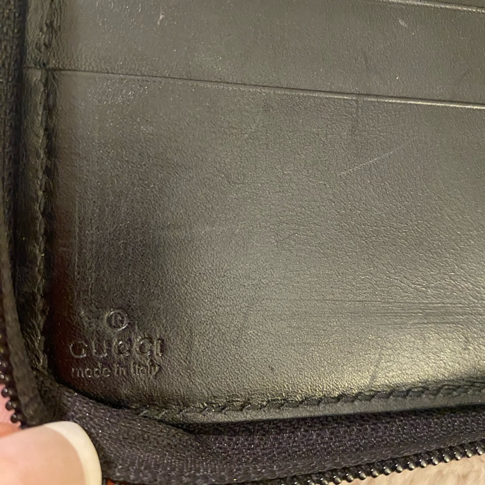 Gucci - Picture 3 of 5